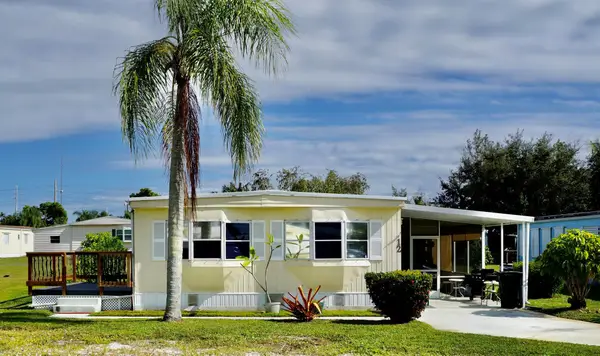 12 Nuestra Calle Lane, Port St Lucie, FL 34952