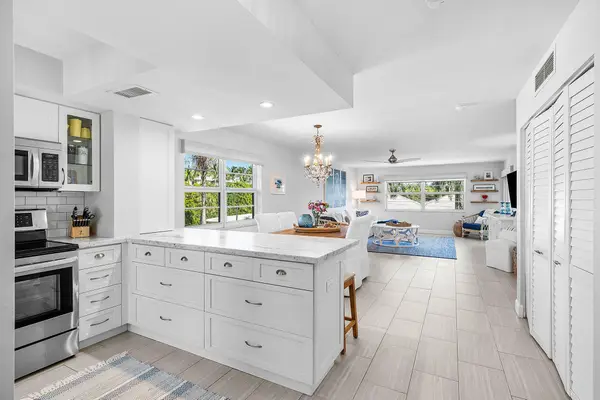 80 Venetian Drive #304s, Delray Beach, FL 33483