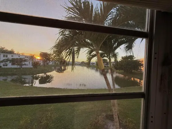 207 Wellington E, West Palm Beach, FL 33417