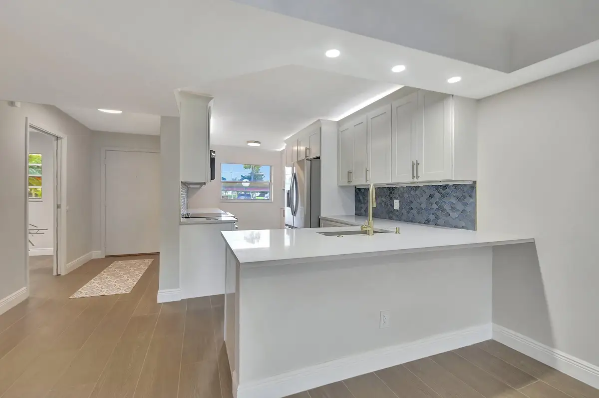 23305 Barwood Lane N #102, Boca Raton, FL 33428 - Image #1