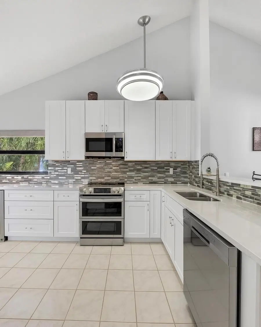 10920 Lakemore Lane #201, Boca Raton, FL 33498 - Image #3