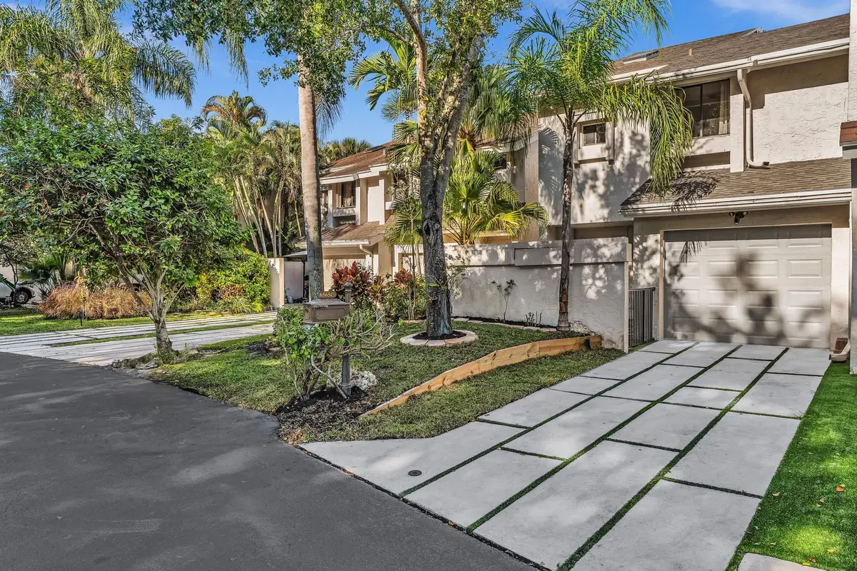 6565 Parkview Drive #C, Boca Raton, FL 33433 - Image #1
