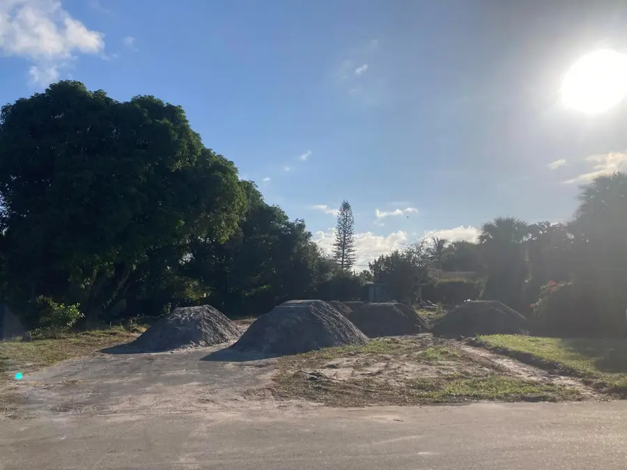 9426 Sunrise Drive, West Palm Beach, FL 33403 - Image #2