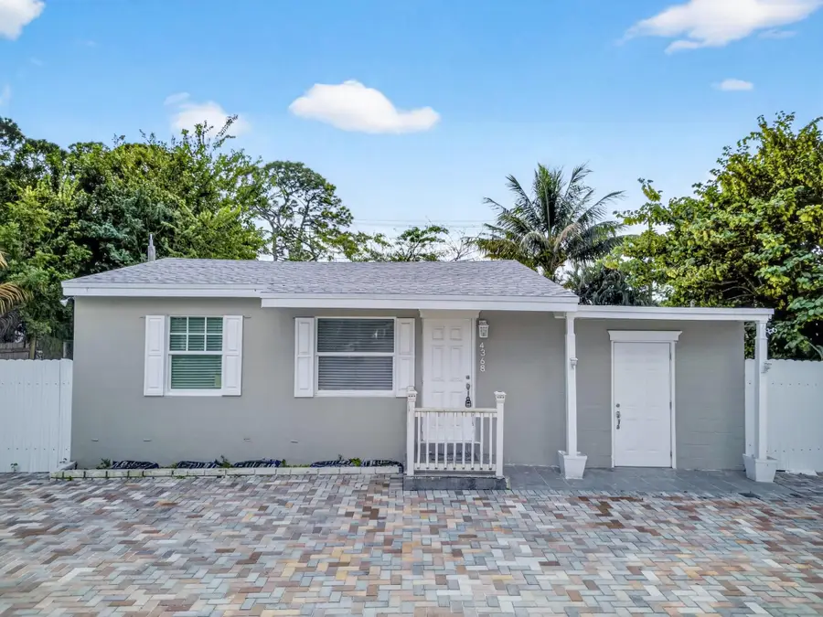 4368 Sussex Avenue, Lake Worth, FL 33461 - Image #2
