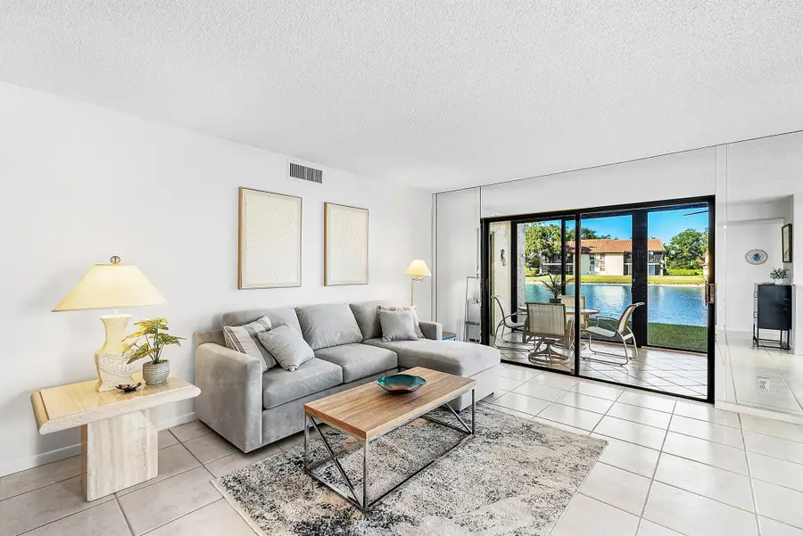 10423 S Circle Lake Drive #102, Boynton Beach, FL 33437 - Image #3