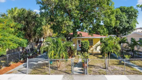 1020 S K Street, Lake Worth Beach, FL 33460