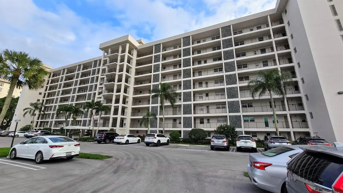 3100 N Palm Aire Drive #604, Pompano Beach, FL 33069 - Image #1