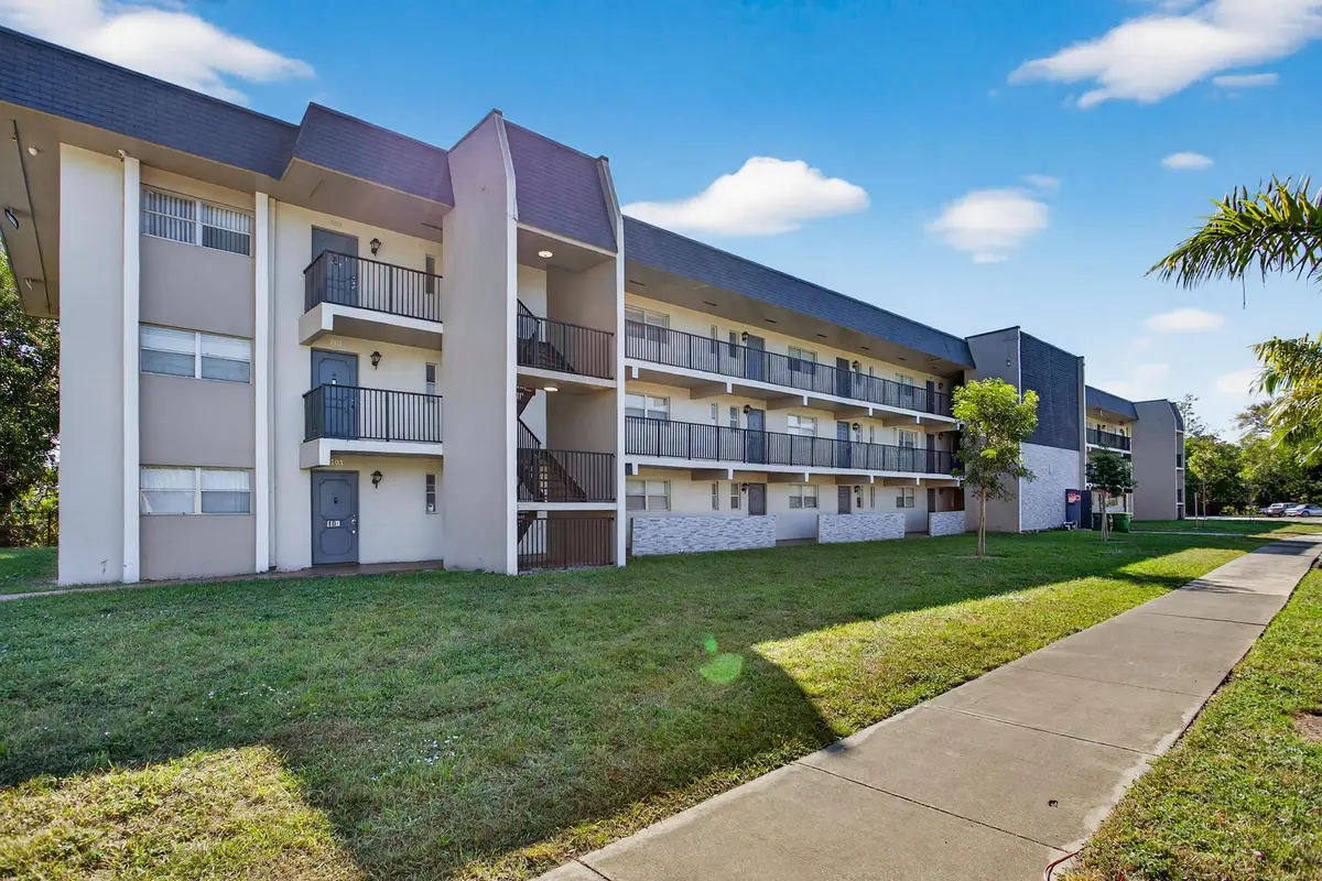 7820 S Colony Circle #109, Tamarac, FL 33321 - Image #1