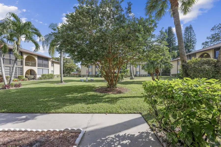 313 Pine Ridge Circle Circle #C-2, Greenacres, FL 33463 - Image #2
