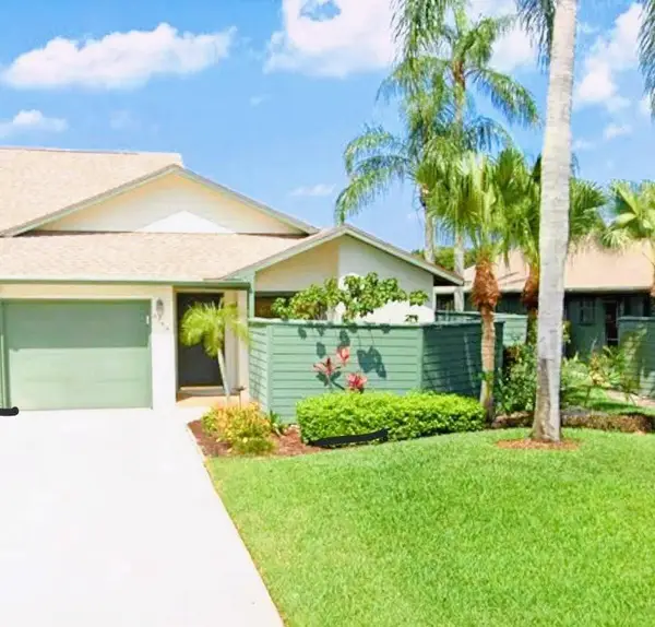 6764 SE Bunker Hill Drive, Hobe Sound, FL 33455
