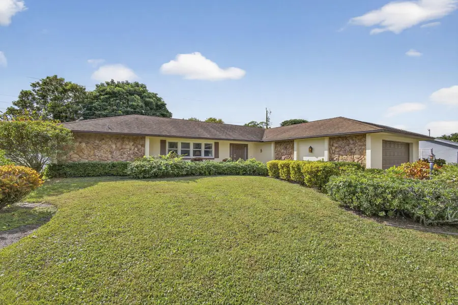 19 E Arch Drive, Lake Worth, FL 33467 - Image #2