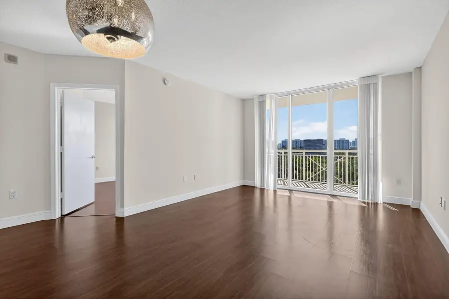 19501 W Country Club Drive #605, Aventura, FL 33180 - Image #3