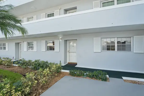 157 Atlantis Boulevard #104, Atlantis, FL 33462