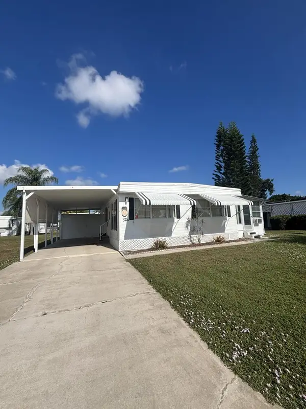 10 SE Guava Lane, Port St Lucie, FL 34952