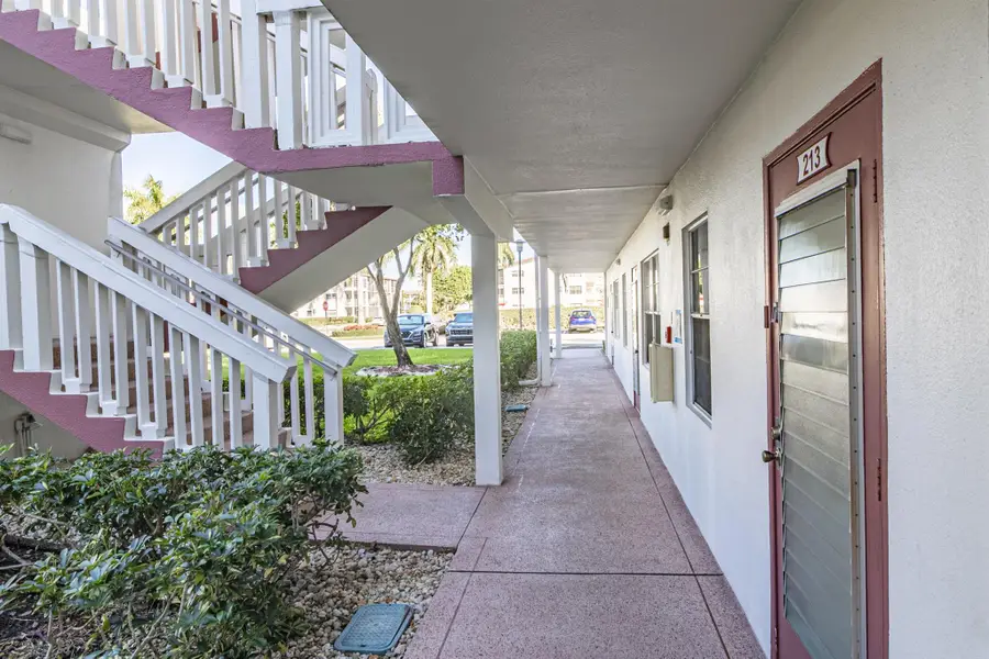 213 Fanshaw F, Boca Raton, FL 33434 - Image #2