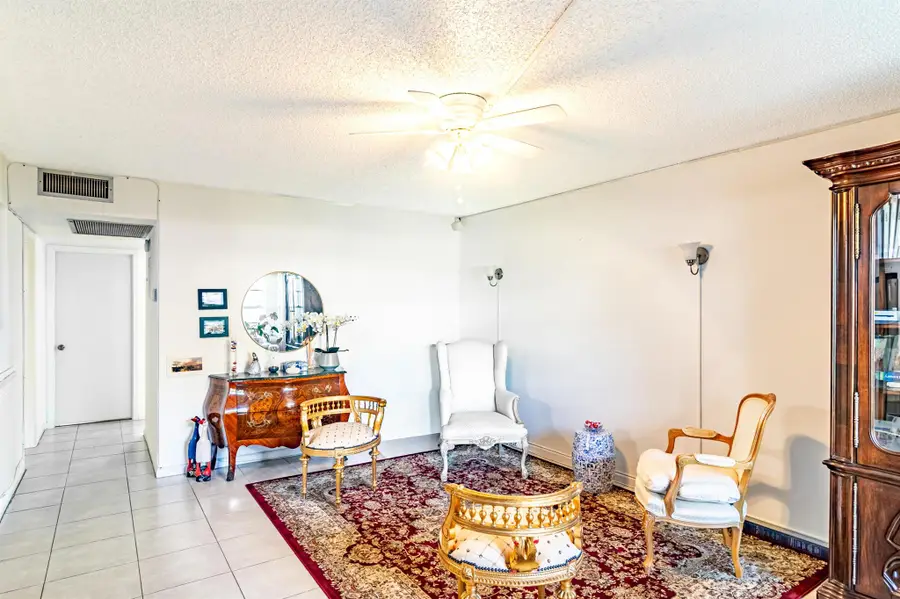 213 Fanshaw F, Boca Raton, FL 33434 - Image #3