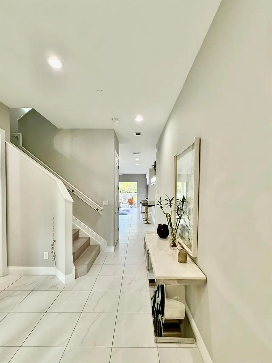 8655 NW 39th Court, Coral Springs, FL 33065 - Image #2