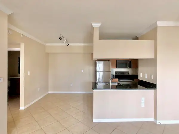 6466 Emerald Dunes Drive #203, West Palm Beach, FL 33411