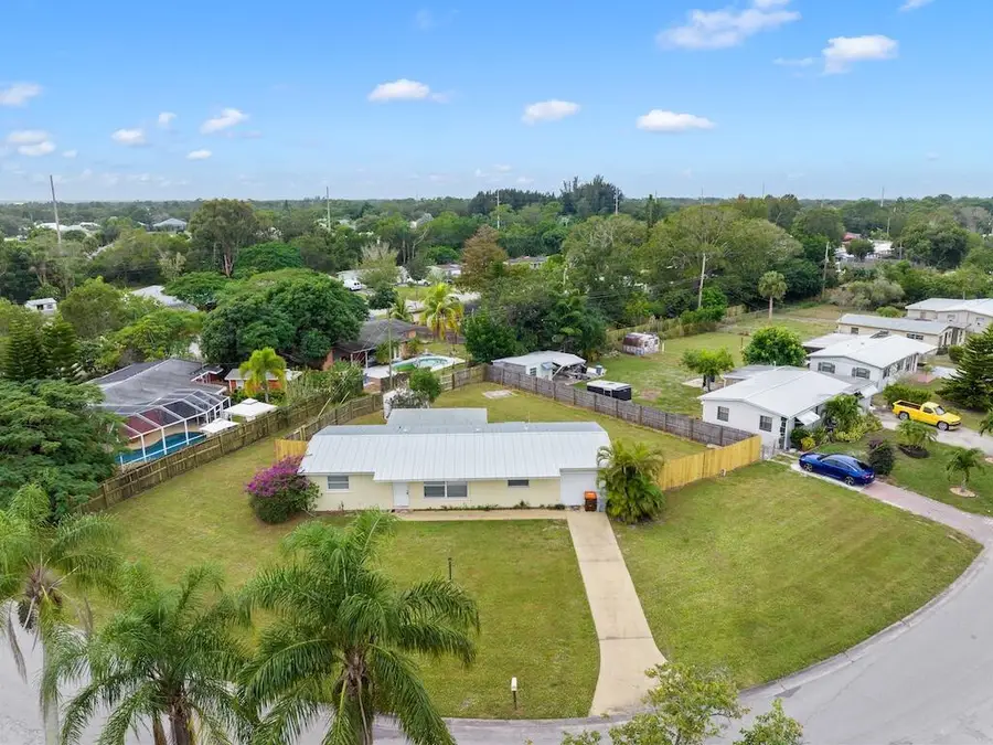 2363 2nd Place Sw, Vero Beach, FL 32962 - Image #2