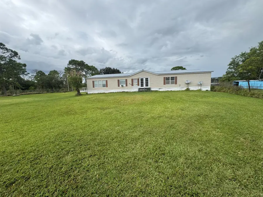 627 Camino Real Boulevard, Clewiston, FL 33440 - Image #2