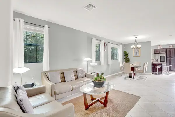 5010 S Astor Circle, Delray Beach, FL 33484