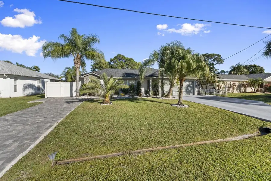2471 SE Leithgow Street, Port Saint Lucie, FL 34952 - Image #2