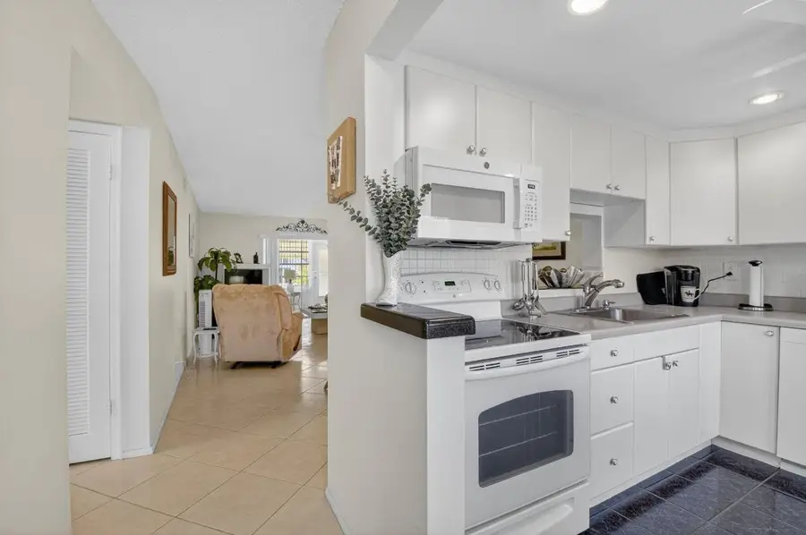 2152 NE 1st Way #101, Boynton Beach, FL 33435 - Image #3