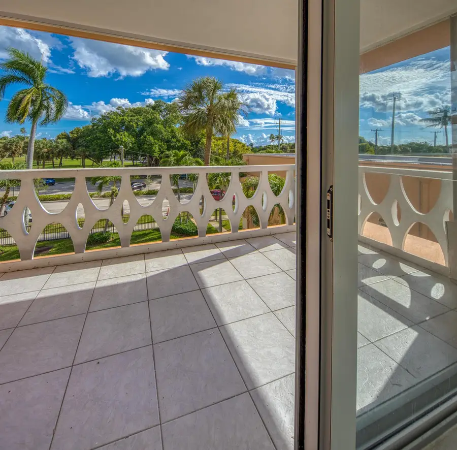 15 S Golfview Road #306, Lake Worth Beach, FL 33460 - Image #3