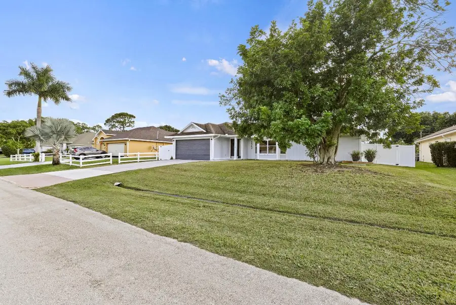 1542 SW Dycus Avenue, Port Saint Lucie, FL 34953 - Image #3