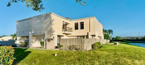 1602 Shaker Circle, Wellington, FL 33414