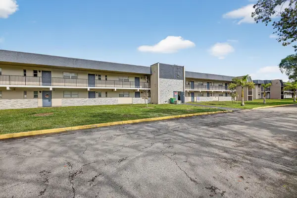 7925 Colony Circle S #203, Tamarac, FL 33321