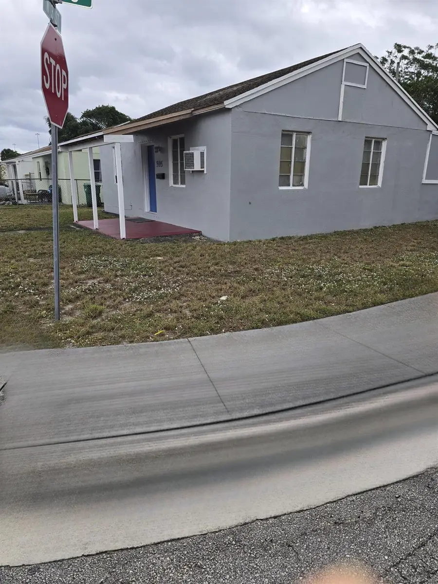 595 W 3rd Street, Riviera Beach, FL 33404 - Image #3
