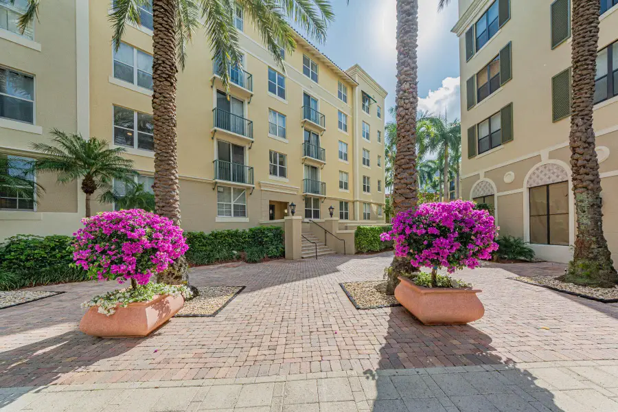 630 S Sapodilla Avenue #102, West Palm Beach, FL 33401 - Image #2