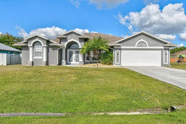 971 SW Mccomb Avenue, Port St Lucie, FL 34953