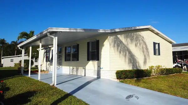 352 Seahorse Terrace #I-22, Fort Pierce, FL 34982