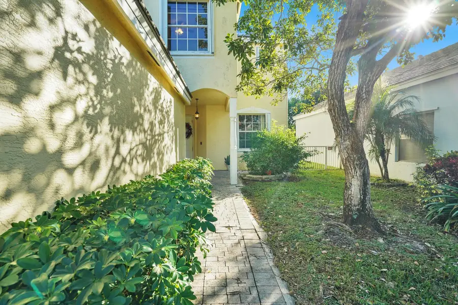 130 Canterbury Place, Royal Palm Beach, FL 33414 - Image #3