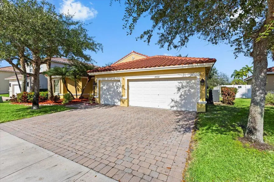 18921 SW 15th Street, Pembroke Pines, FL 33029 - Image #2