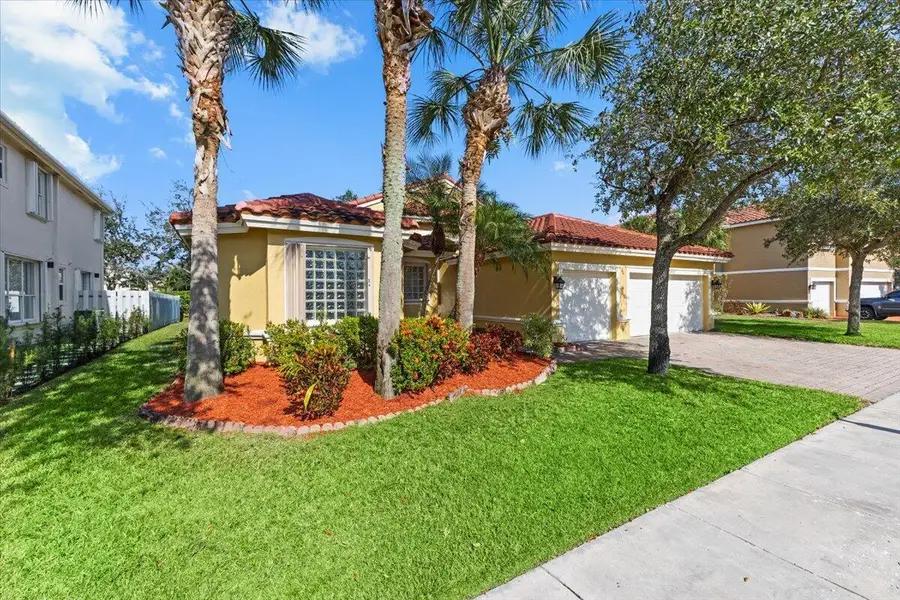 18921 SW 15th Street, Pembroke Pines, FL 33029 - Image #3