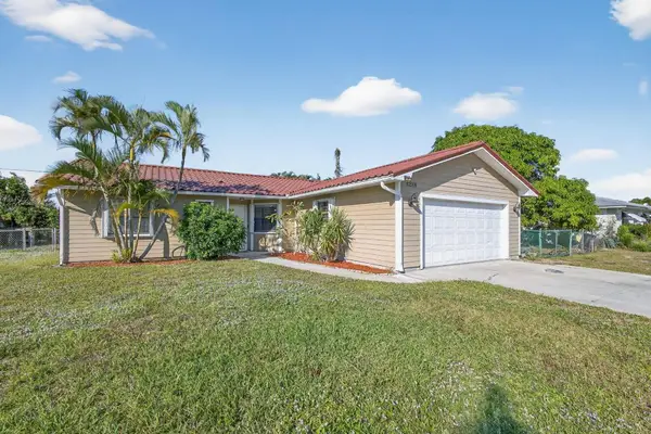 8288 SE Pine Circle, Hobe Sound, FL 33455