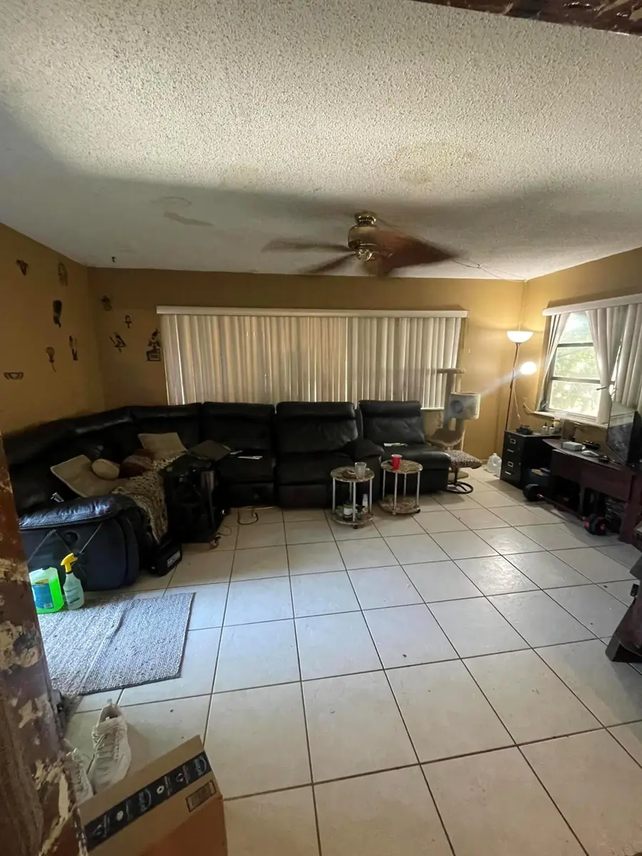 2056 S Palm Circle, North Palm Beach, FL 33408 - Image #2