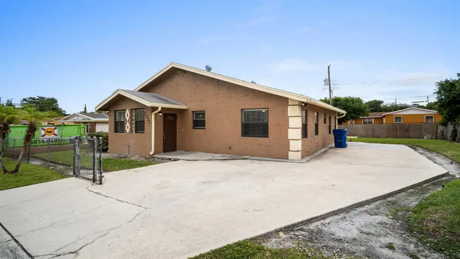 1233 W 32nd Street, Riviera Beach, FL 33404 - Image #3