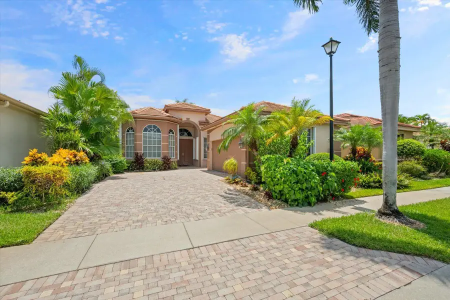 10870 Royal Devon Way, Lake Worth, FL 33449 - Image #2