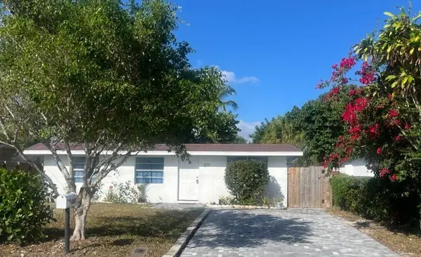 217 SW 3rd Court, Deerfield Beach, FL 33441