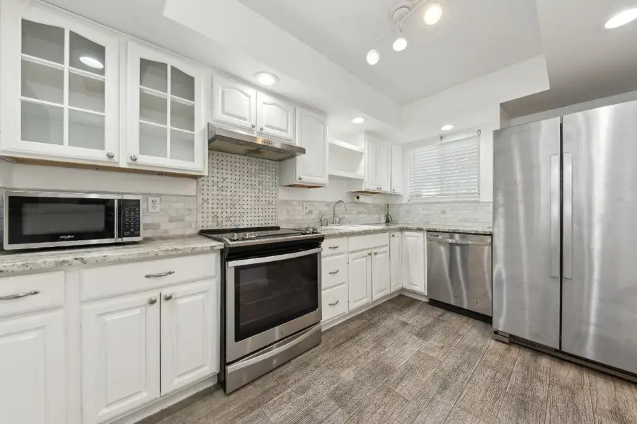 3186 Via Poinciana #115, Lake Worth, FL 33467 - Image #2