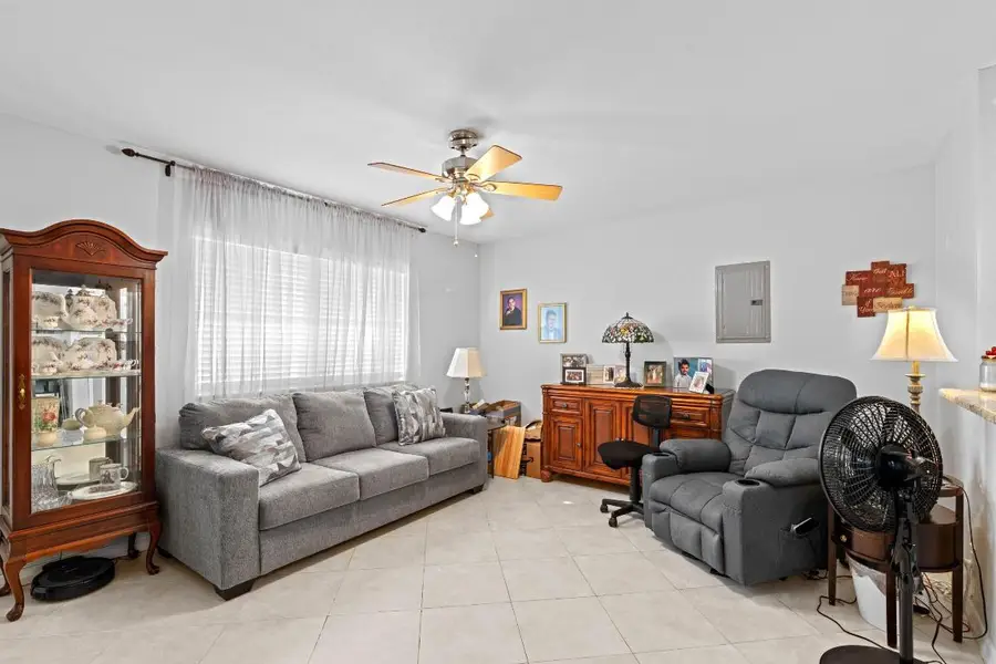 323 Seville N, Delray Beach, FL 33446 - Image #3