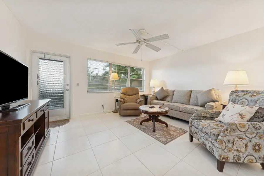 116 Windsor F, West Palm Beach, FL 33417 - Image #3