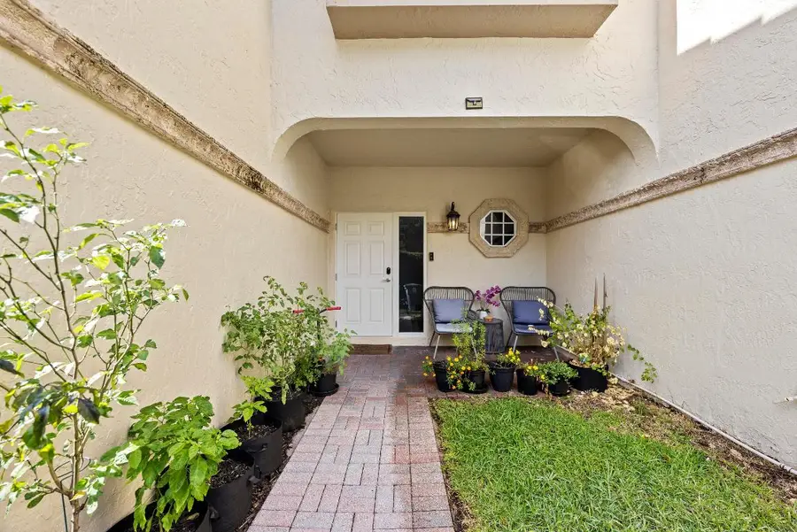 6822 Via Regina, Boca Raton, FL 33433 - Image #2