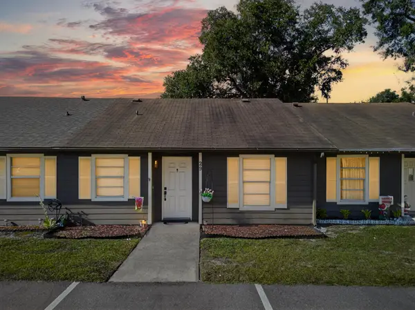 29 Sandalwood Court, Oviedo, FL 32765