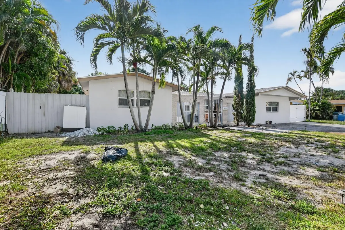 256 SW 11th Place, Boca Raton, FL 33432 - Image #1