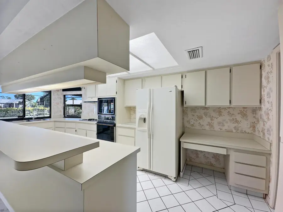 5506 Echo Pines Circle W, Fort Pierce, FL 34951 - Image #3